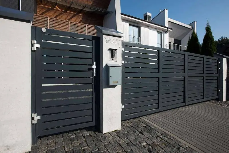 Распашные ворота Prestige с калиткой Распашные ворота Prestige с калиткой